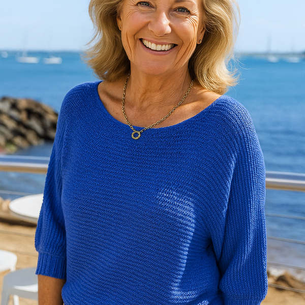 Anetta | Soft Knit Top - Flattering Shape