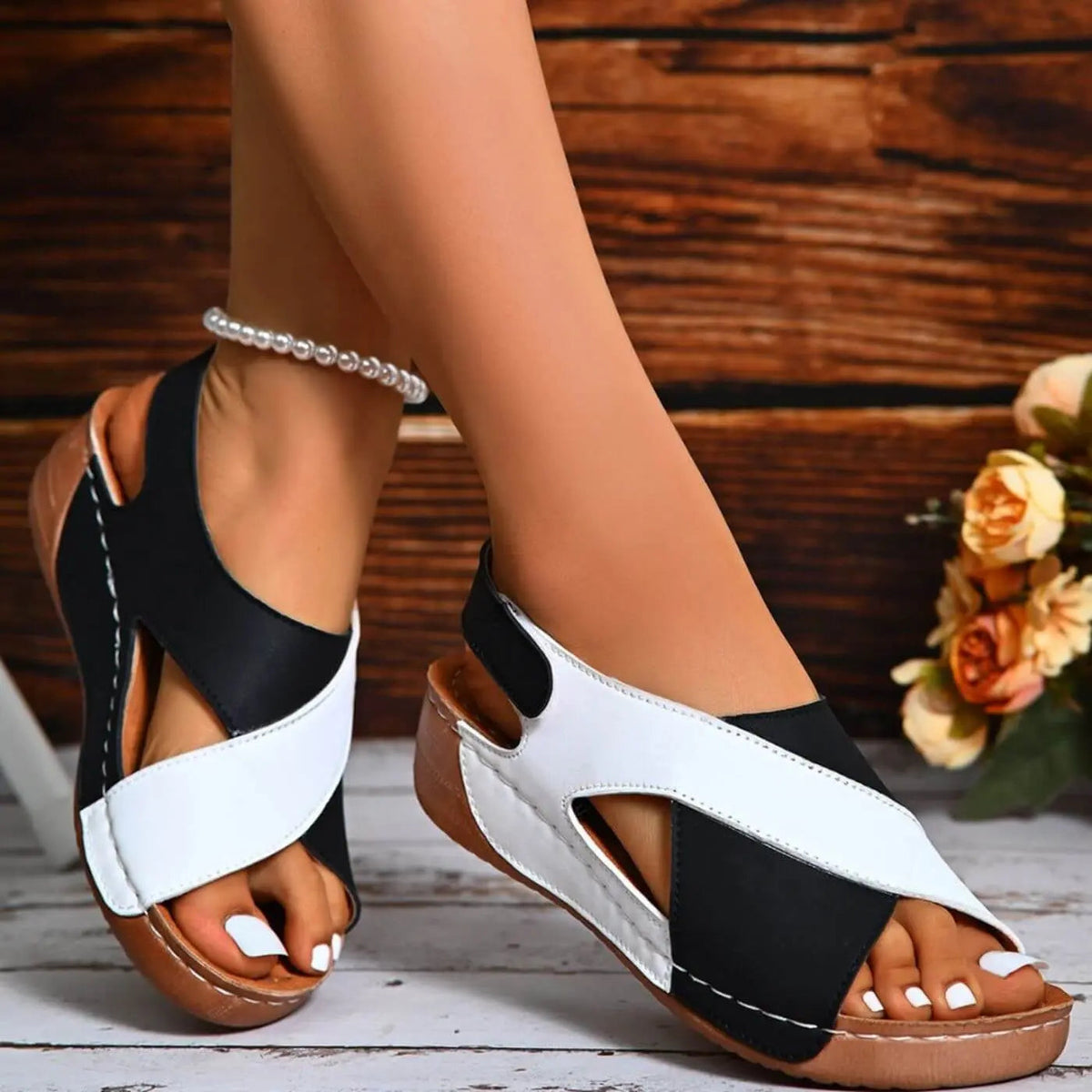 Nicole – Orthopaedic sandals with open toe