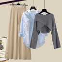  Pull gris + chemise bleue + pantalon large kaki