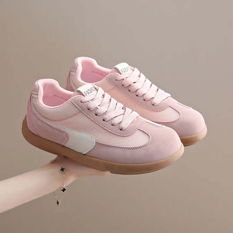 Sarah - Shoes with a Wide Toe Box