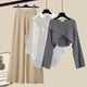  Pull gris + chemise blanche + pantalon large kaki