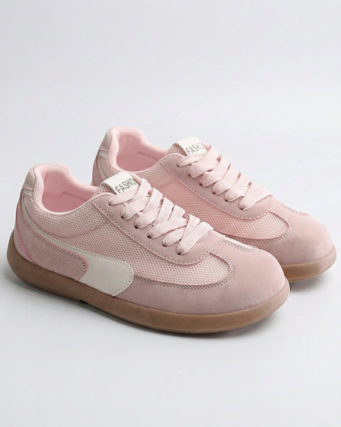 Sarah - Shoes with a Wide Toe Box